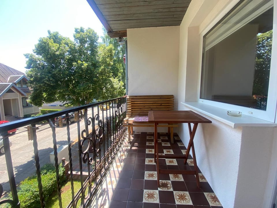 View (from property/room), Balcony/Terrace