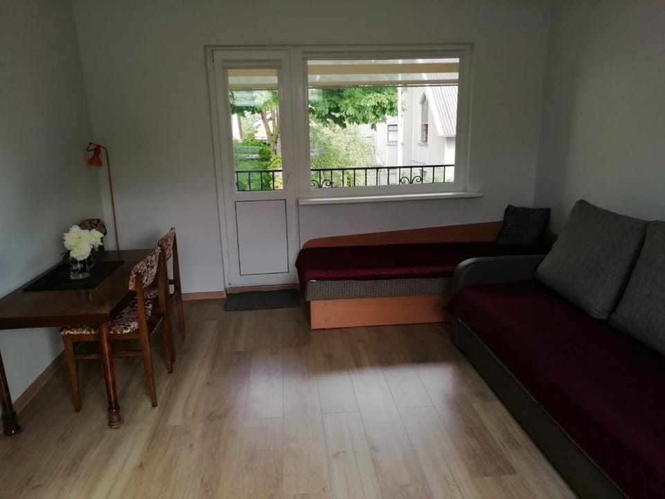Photo of the whole room, Dining area