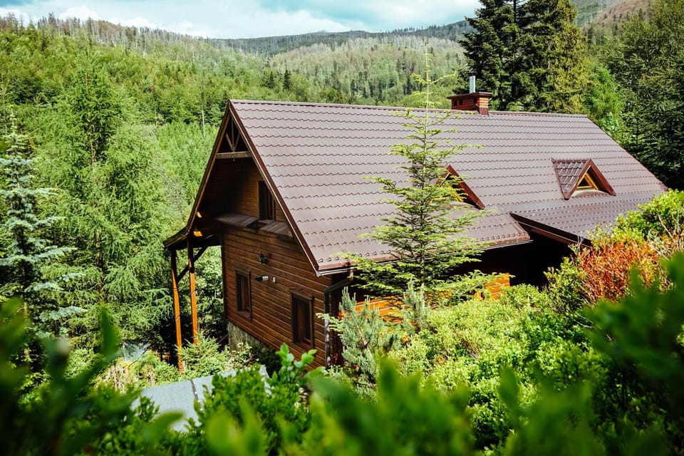 Property building, Spring, Day, Natural landscape, Mountain view