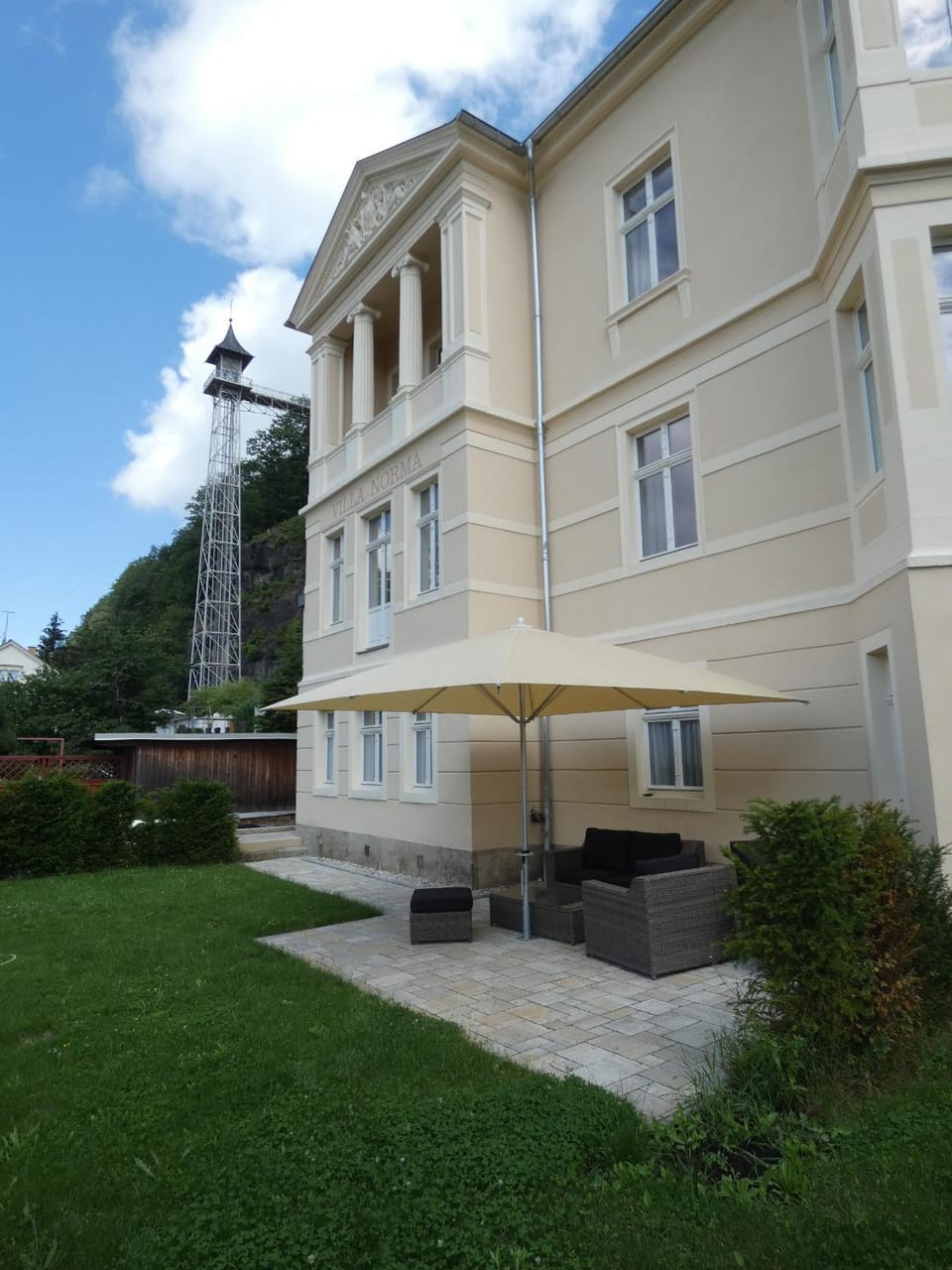 Garden, Seating area