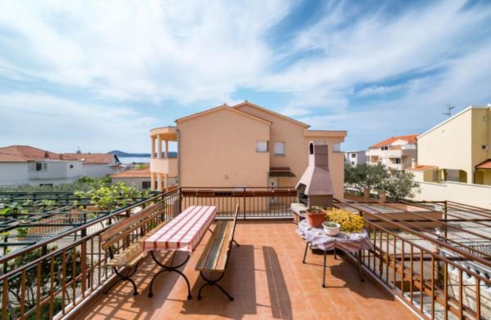 Balcony/Terrace, sunbed