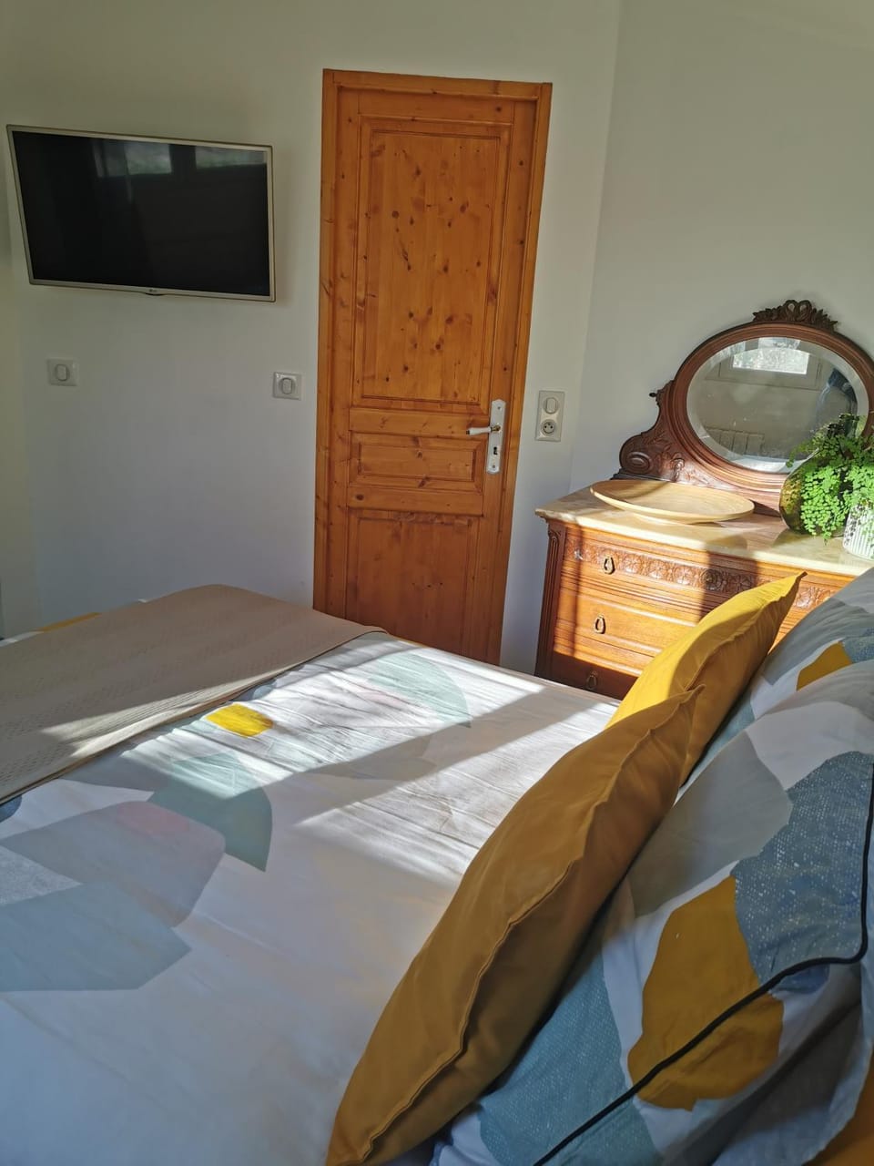Studio de charme en Provence, piscine et jacuzzi partagés Apartment in French Riviera