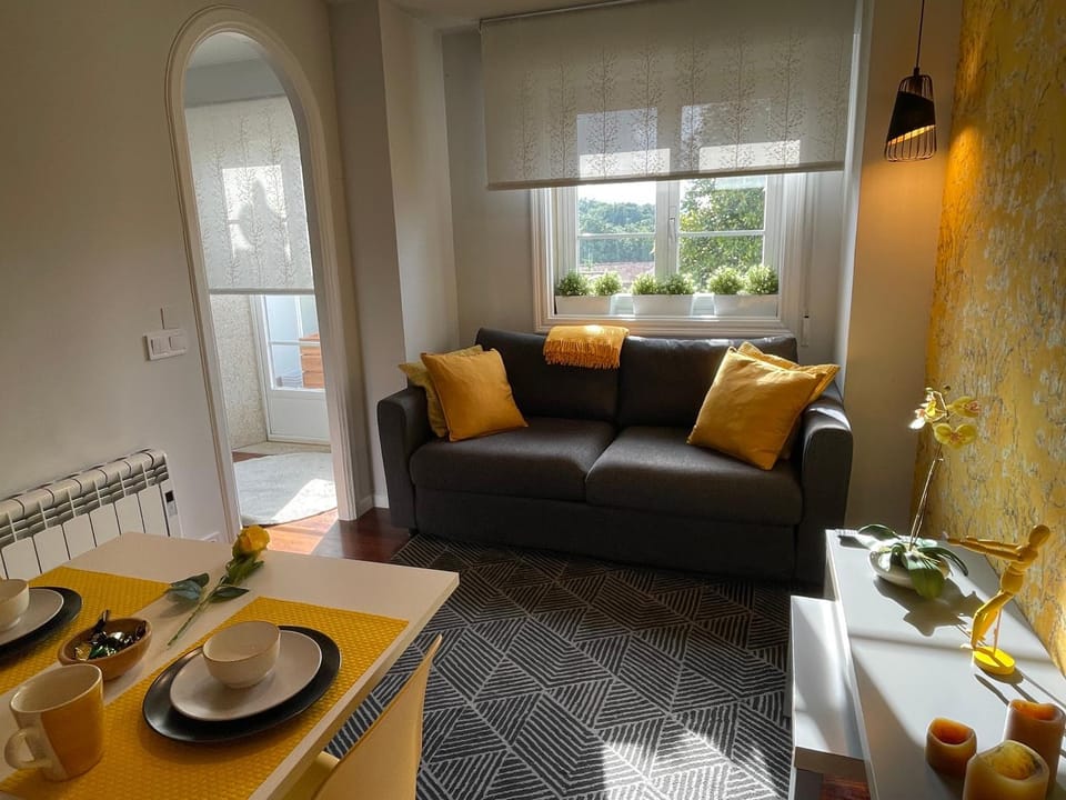 Yellow Home Apartment in Santiago de Compostela
