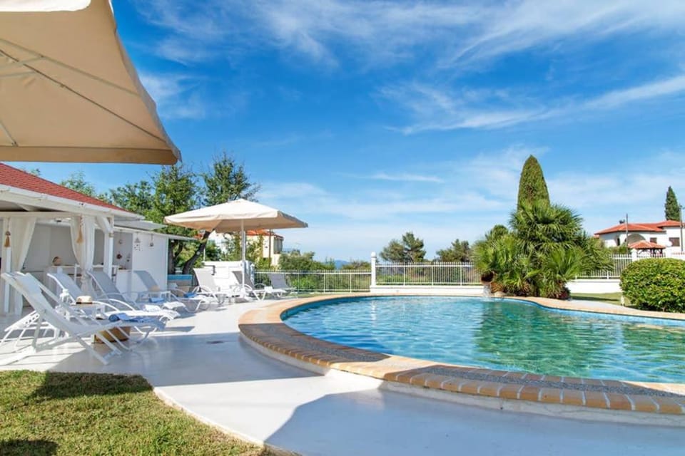 Family Maisonette with pool #2 Apartment in Halkidiki