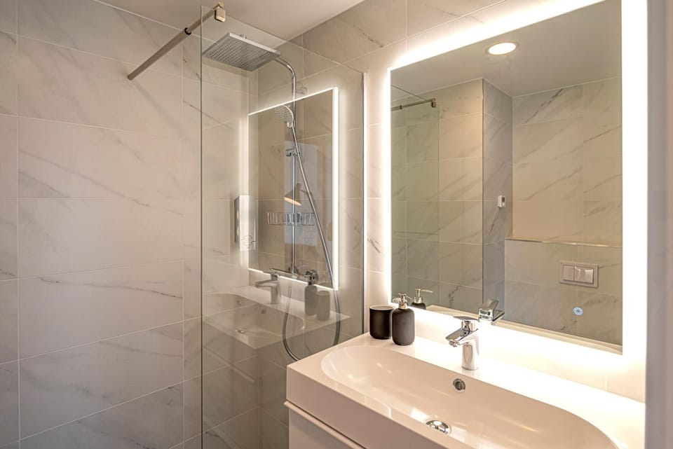 Shower, Bathroom