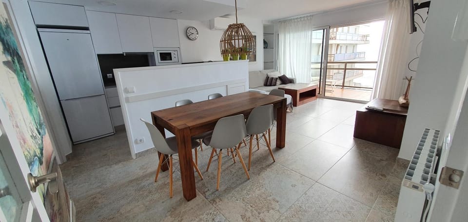 Kitchen or kitchenette, Living room, Dining area