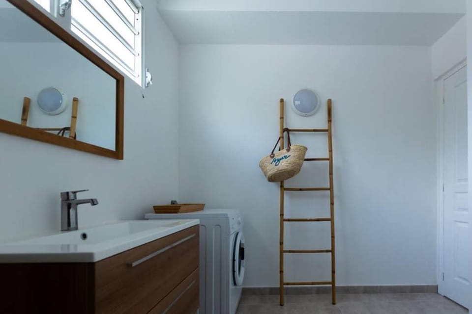 Bathroom, Decorative detail