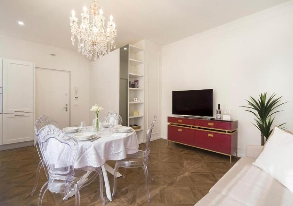 TV and multimedia, Living room, Dining area