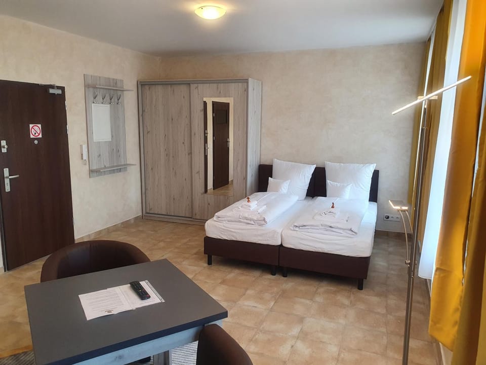 Bed, Photo of the whole room