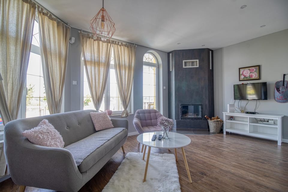 Coffee/tea facilities, Living room, River view