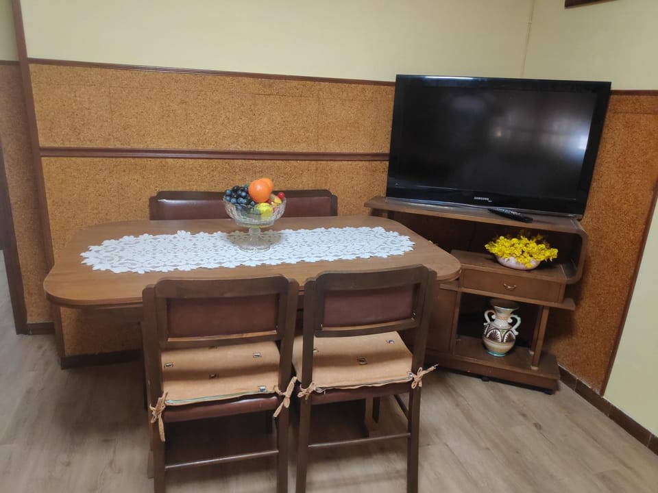 TV and multimedia, Living room, Dining area