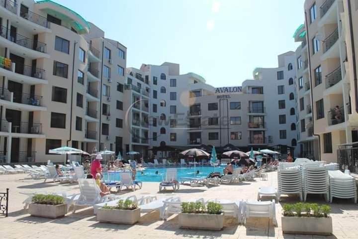 Swimming pool, Swimming pool