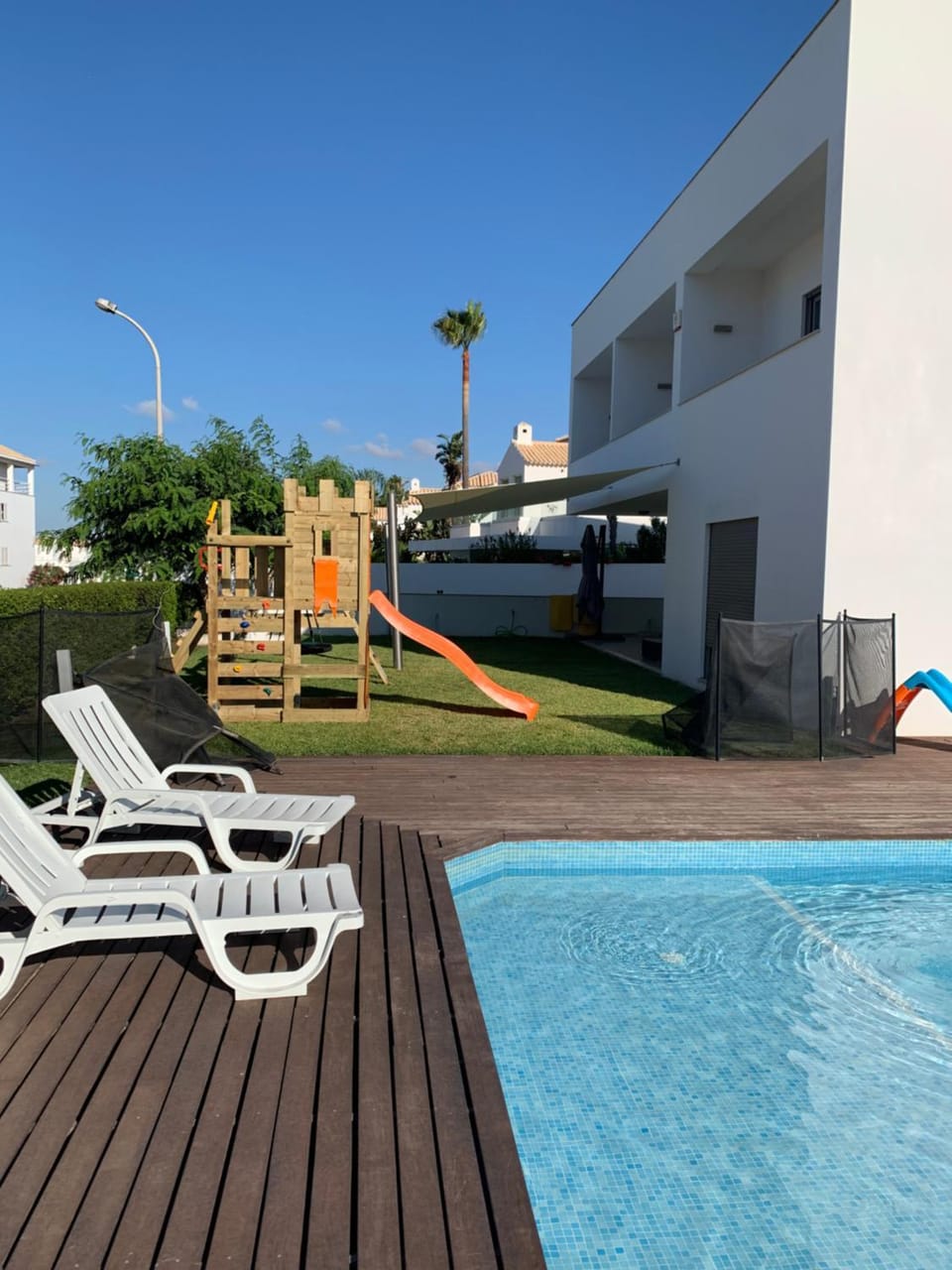 Swimming pool