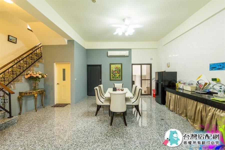 Kitchen or kitchenette, Dining area, Communal kitchen, kitchen