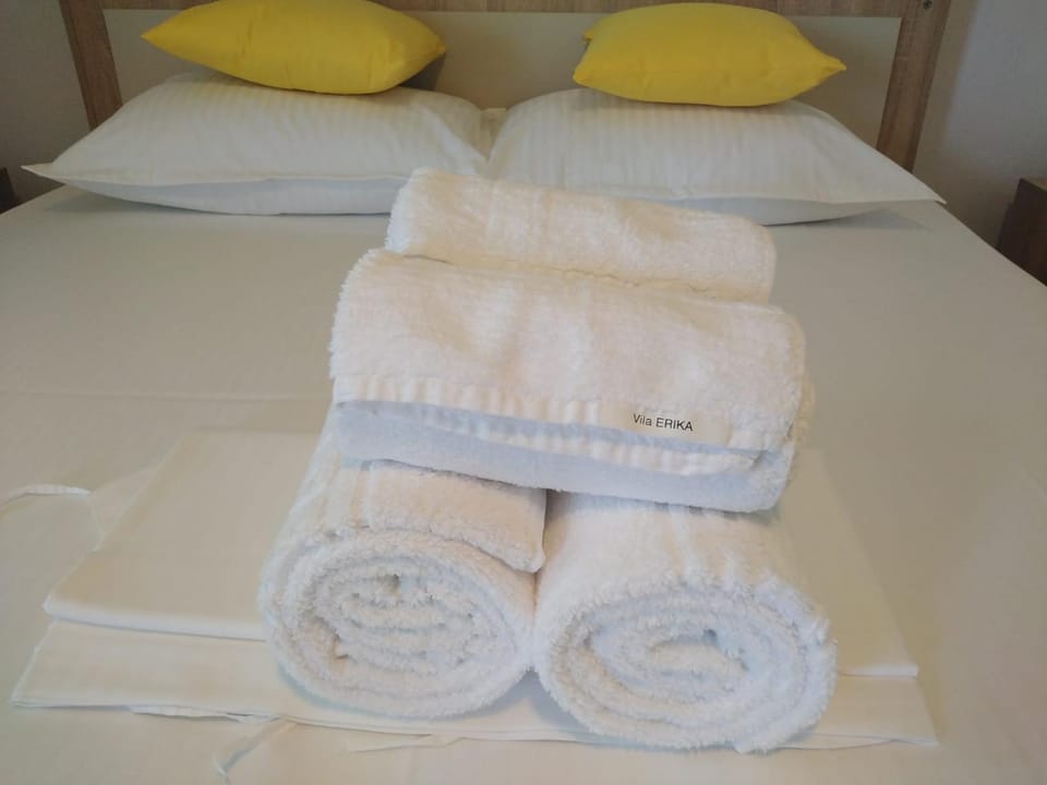 Bed, Photo of the whole room, towels