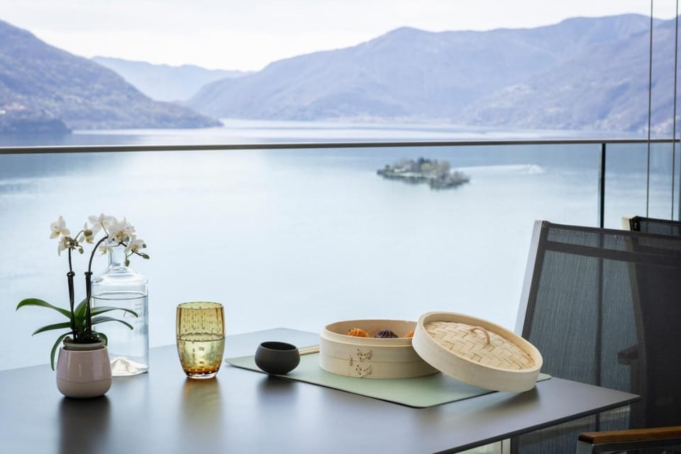 Restaurant/places to eat, Seating area, Dining area