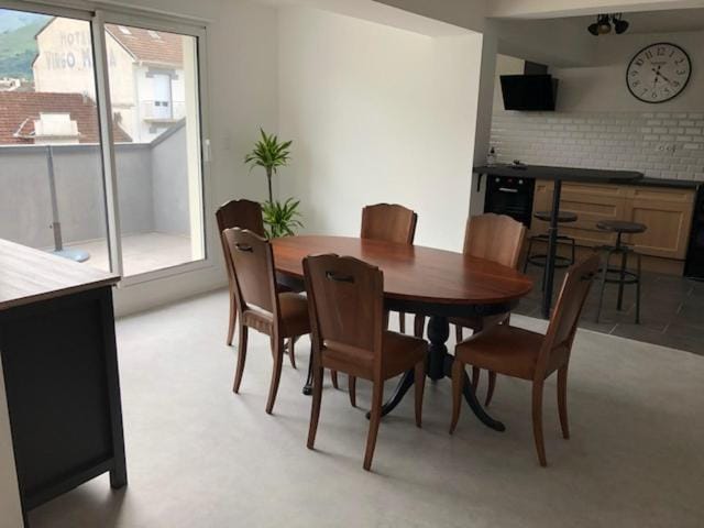 Loft Rêve du Soir 125 m2 climatisé 350 m de la gare Apartment in Lourdes