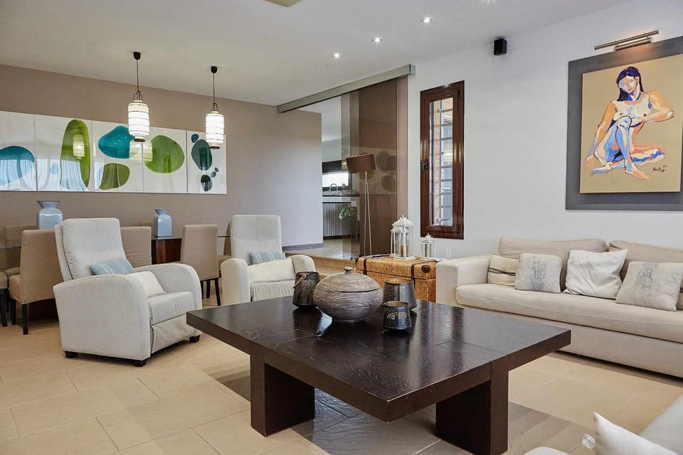 Living room, Seating area