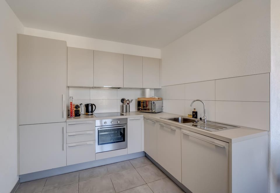 Coffee/tea facilities, Kitchen or kitchenette, dishwasher, minibar, pet friendly, stove