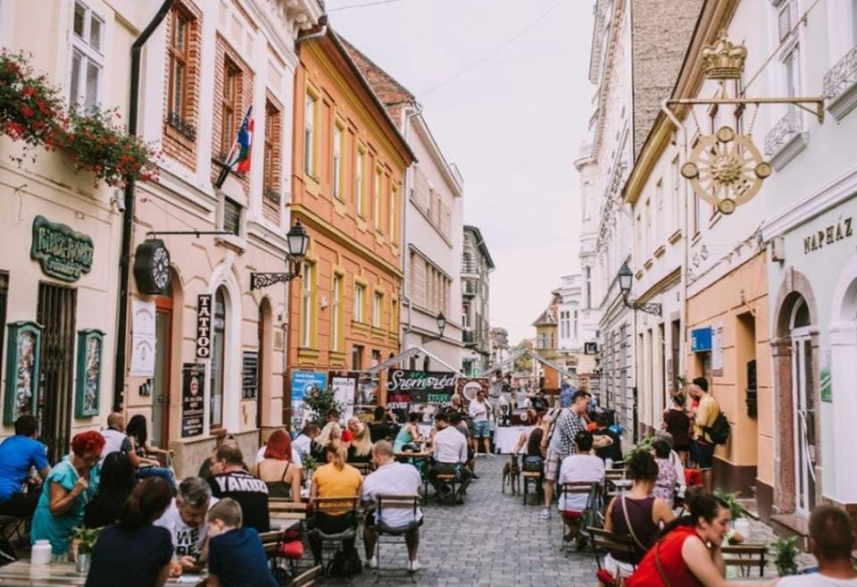 Day, Neighbourhood, Street view, Location
