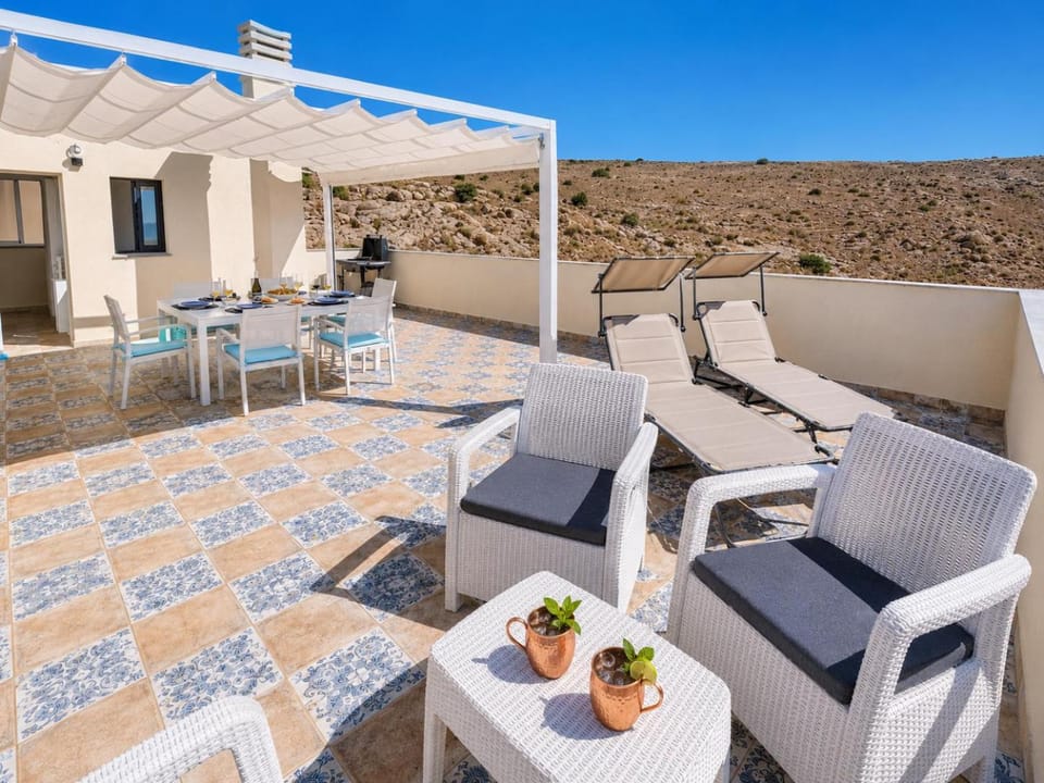 Balcony/Terrace, Seating area, Dining area, Mountain view, sunbed