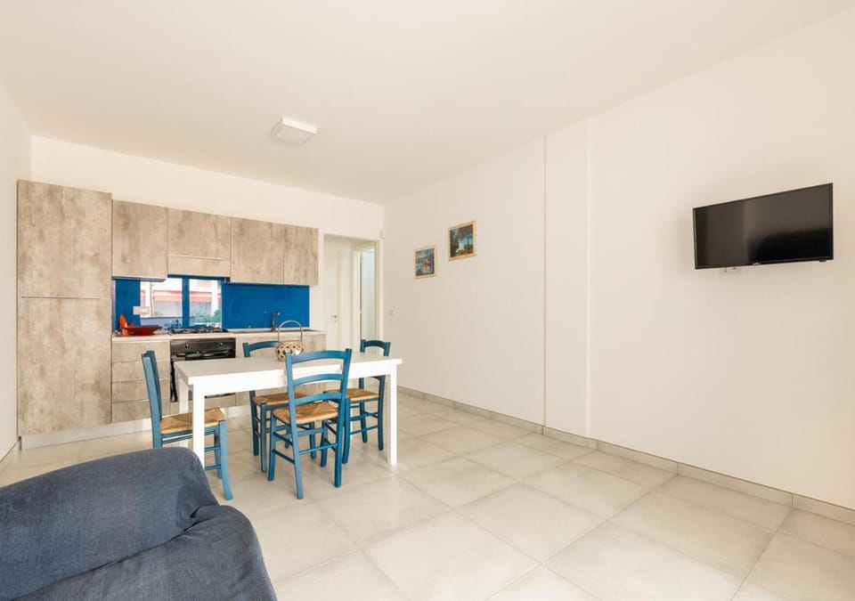 Property building, Living room, Seating area, Dining area