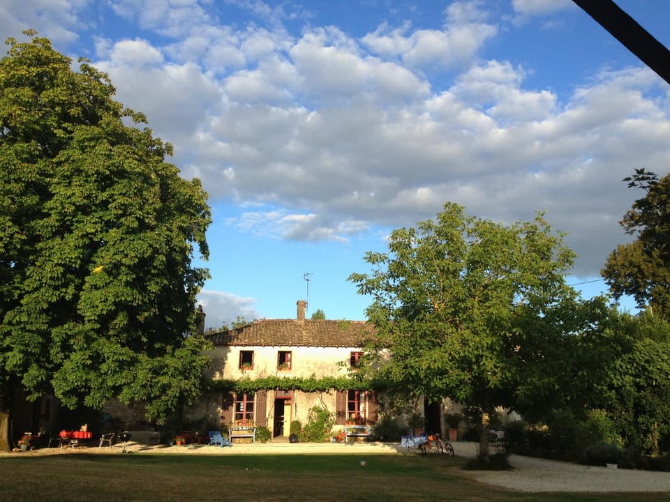 Property building, Facade/entrance, Garden view
