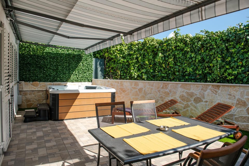 Patio, Balcony/Terrace