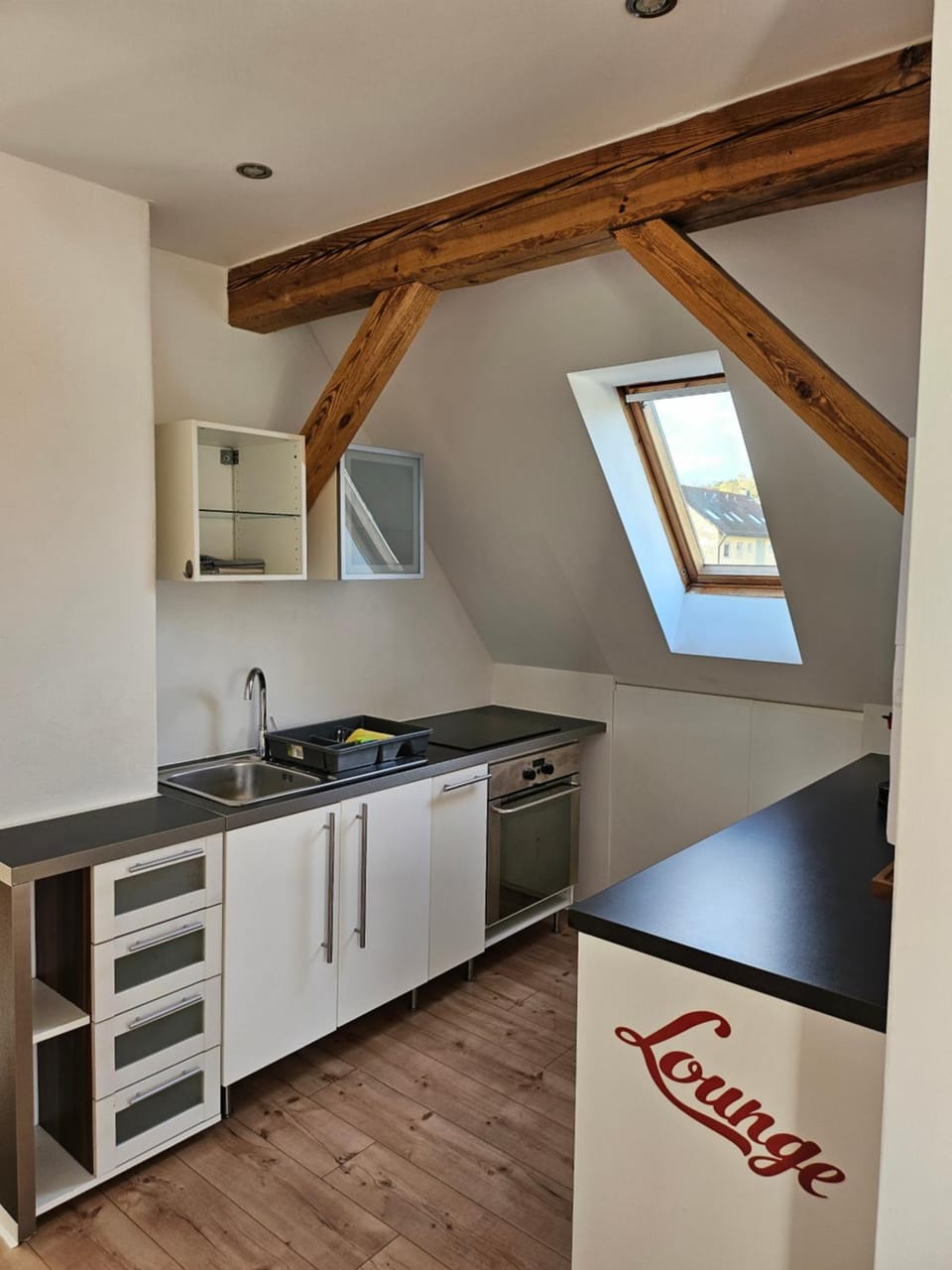 Kitchen or kitchenette, pet friendly, stove