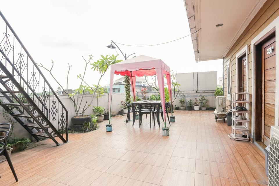 Property building, Breakfast