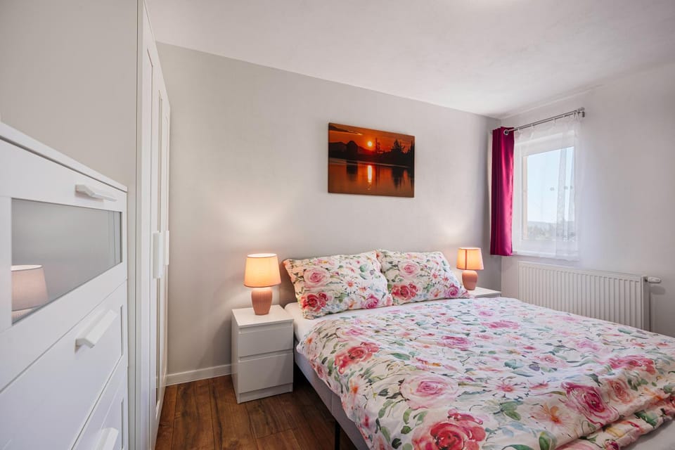 Apartmán pod čerešňou Apartment in Slovakia