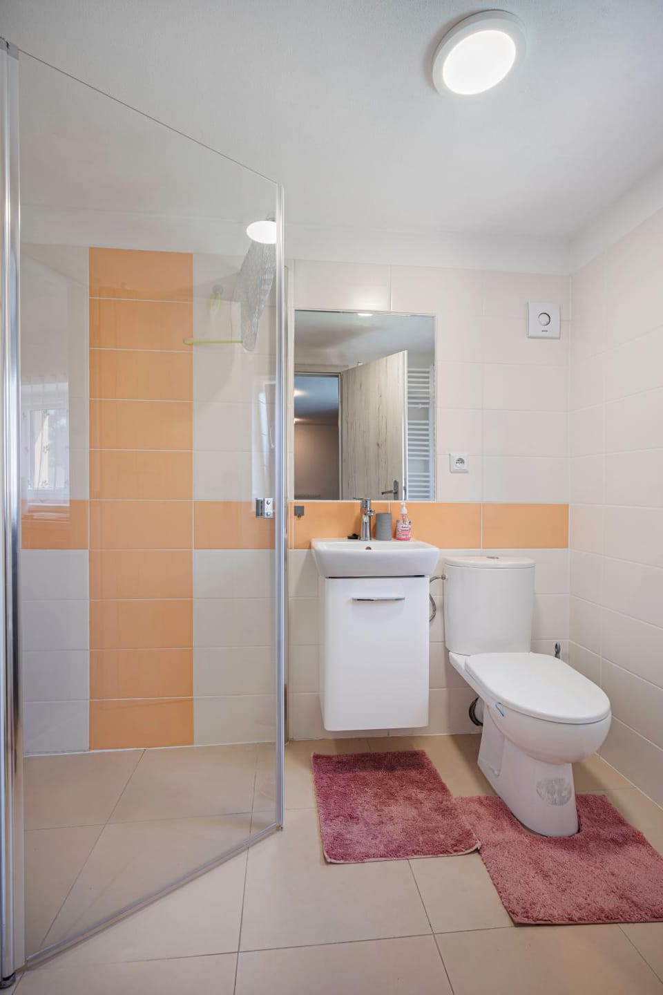Apartmán pod čerešňou Apartment in Slovakia