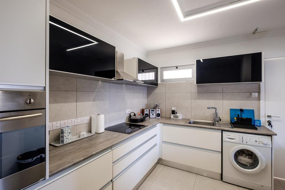 Coffee/tea facilities, Kitchen or kitchenette, minibar, pet friendly, stove, toaster, washing machine