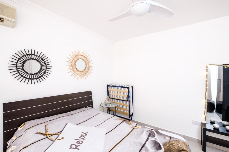 Bed, Bedroom, fireplace, air conditioner
