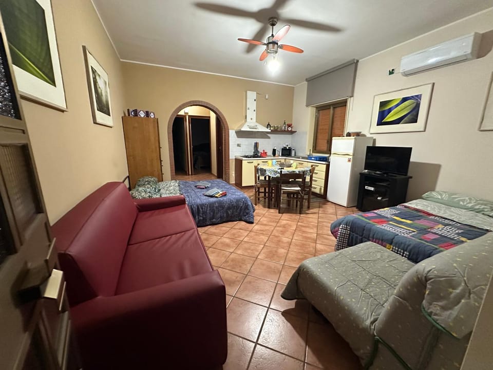 Bed, Day, Living room, Seating area, Dining area, heating, locker, kitchen