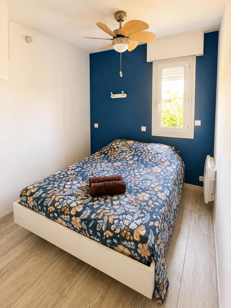 Apt Golfe Juan - 5min des plages - Parking privée - Piscine Rooftop Apartment in Antibes