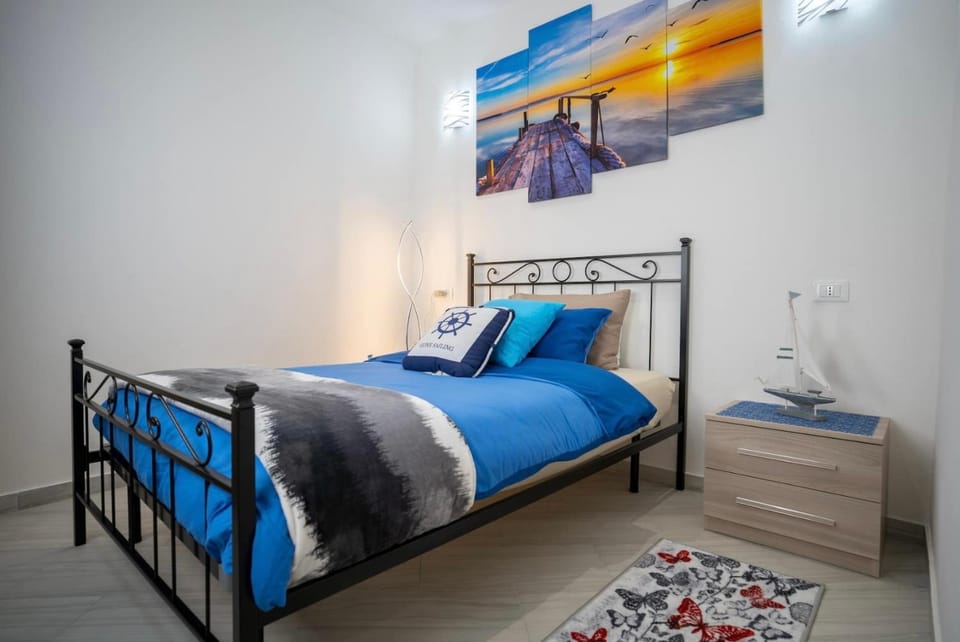 Bed, Decorative detail, Decorative detail, Bedroom
