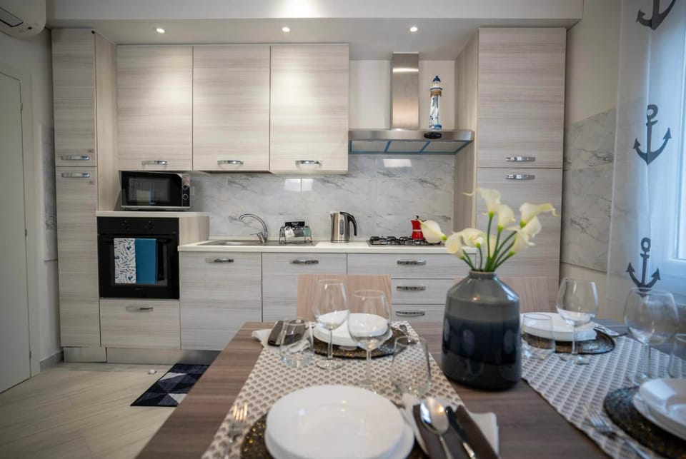 Kitchen or kitchenette, Living room, Decorative detail, Decorative detail, Communal kitchen, pet friendly, pet friendly, kitchen, kitchen