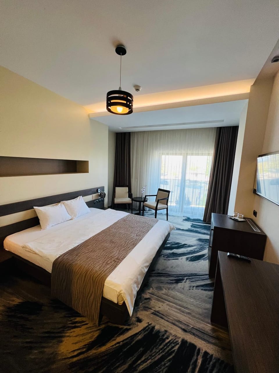 Bed, Photo of the whole room, Seating area, Bedroom, hair dresser
