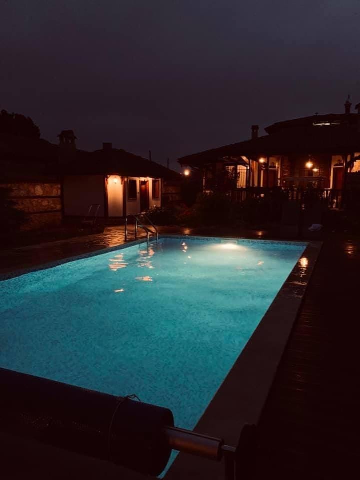 Swimming pool, Swimming pool
