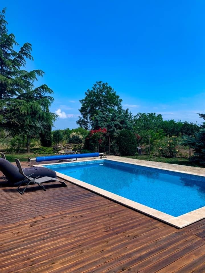 Swimming pool, Swimming pool