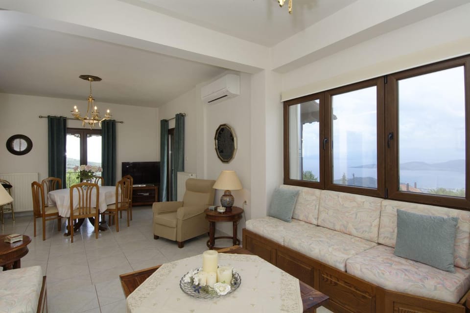 IATROU HOUSE- villa WITH INCREDIBLE VIEW Villa in Magnesia Prefecture, Greece