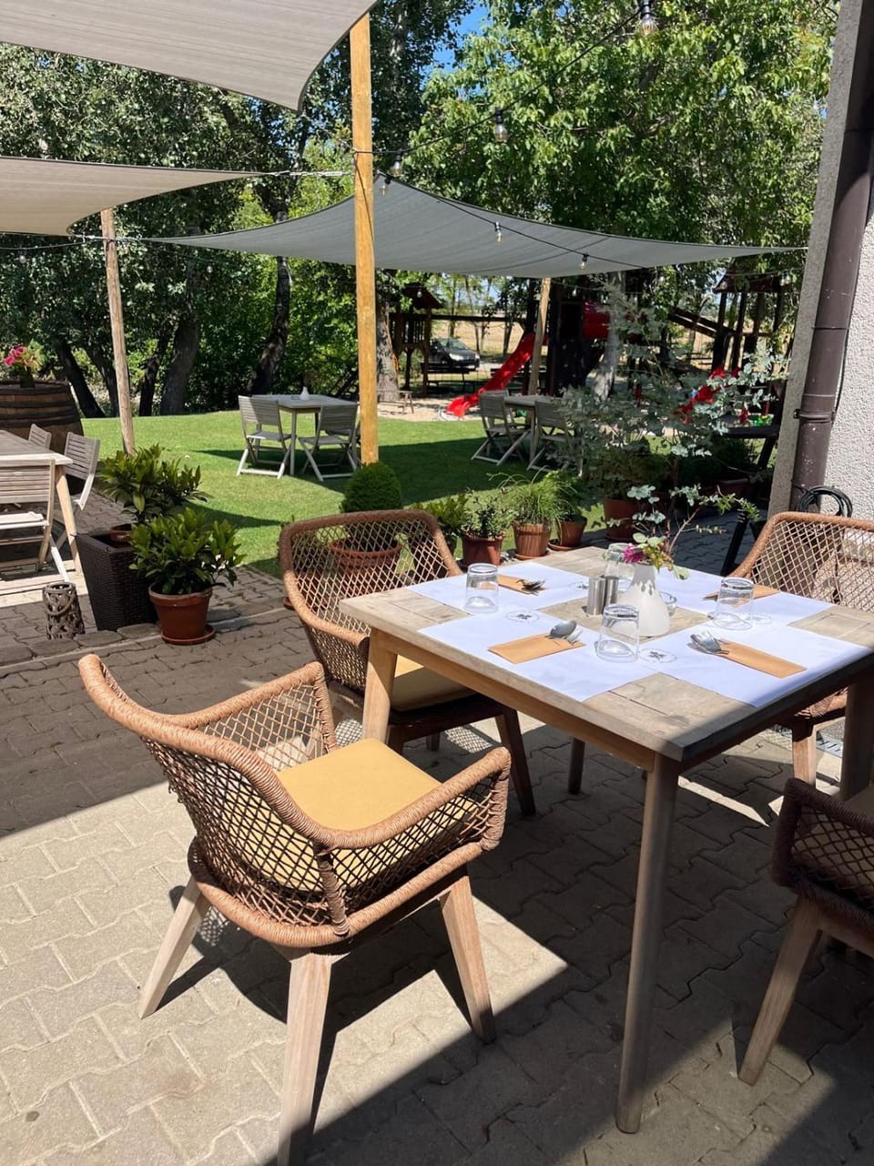 Garden, Seating area