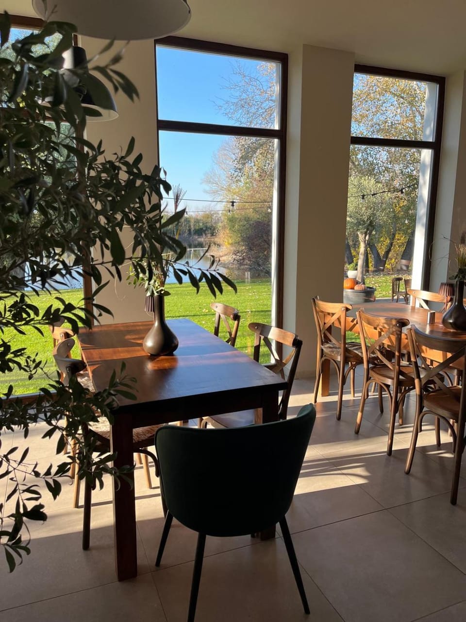 Garden, Dining area, Garden view, Lake view