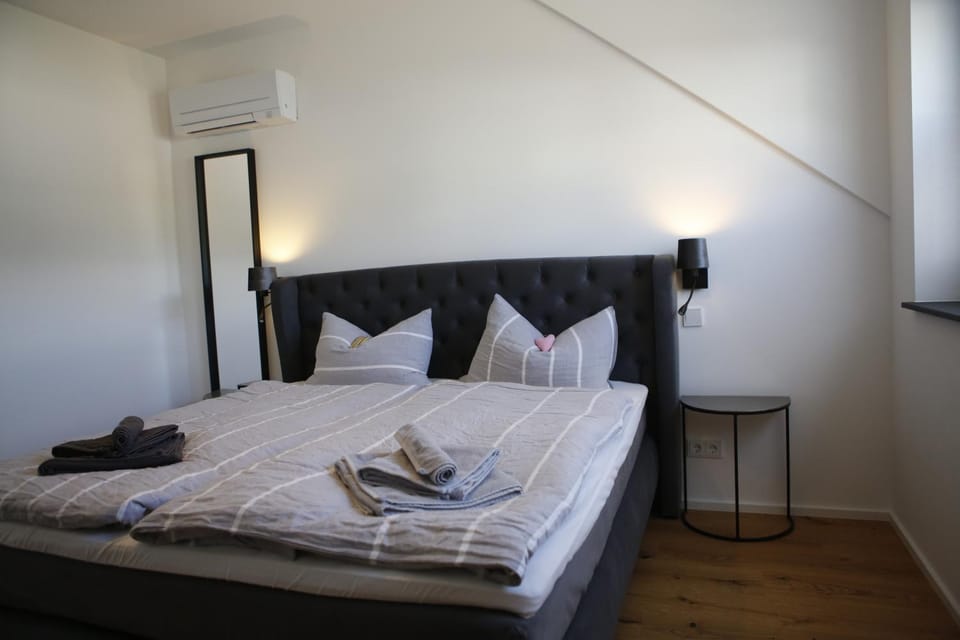 Bed, Bedroom