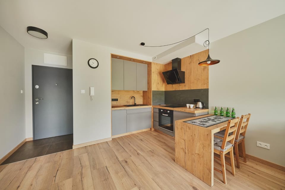 TV and multimedia, Coffee/tea facilities, Kitchen or kitchenette, Living room, Dining area, Communal kitchen