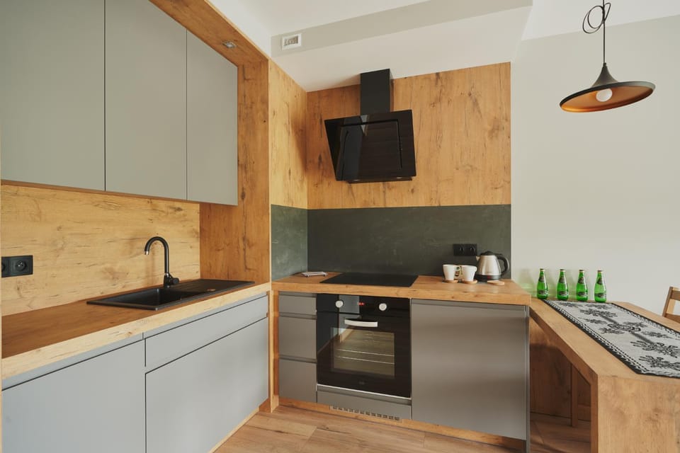 Coffee/tea facilities, Kitchen or kitchenette, Dining area