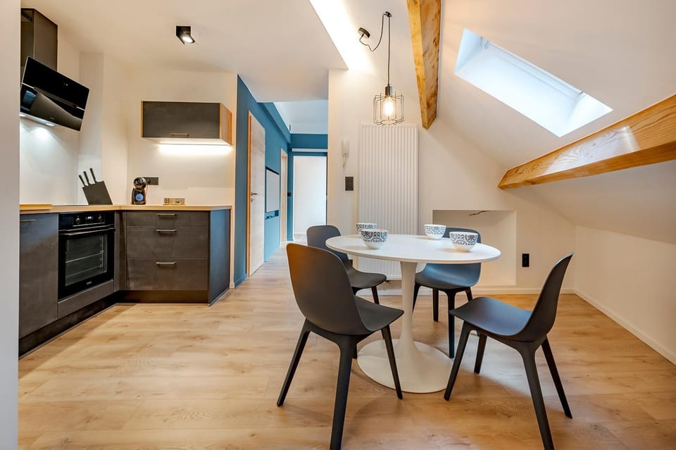 Coffee/tea facilities, Kitchen or kitchenette, Dining area, pet friendly, stove