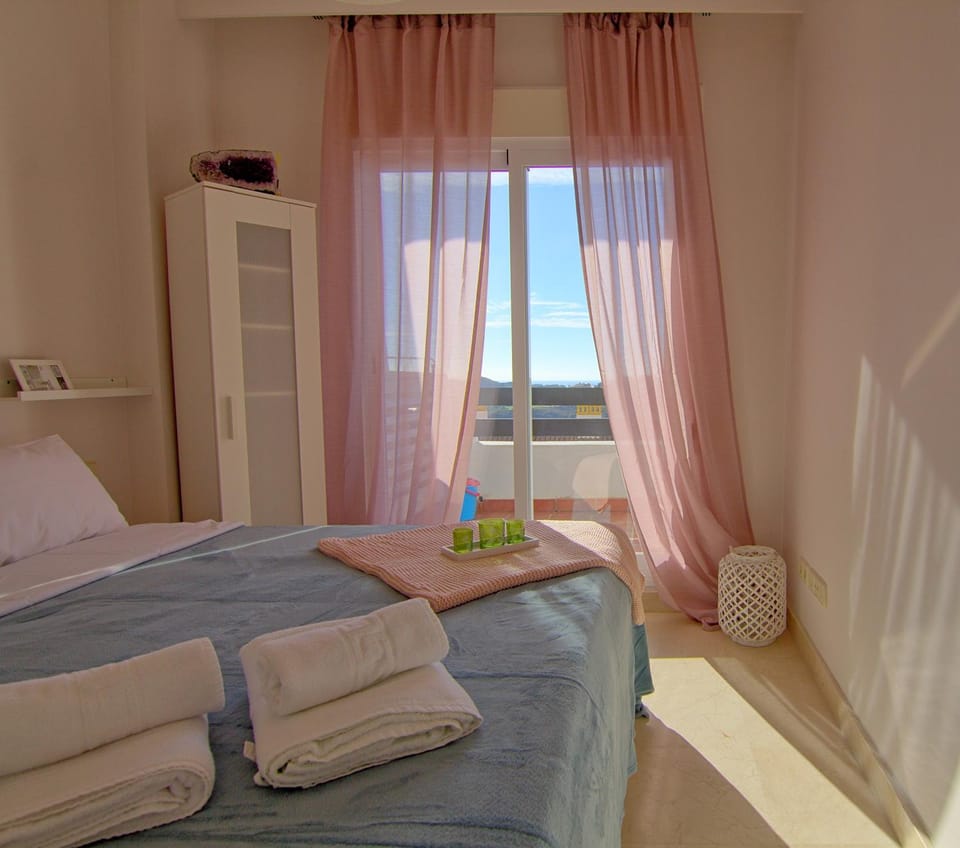 Bed, Photo of the whole room, Bedroom, Sea view