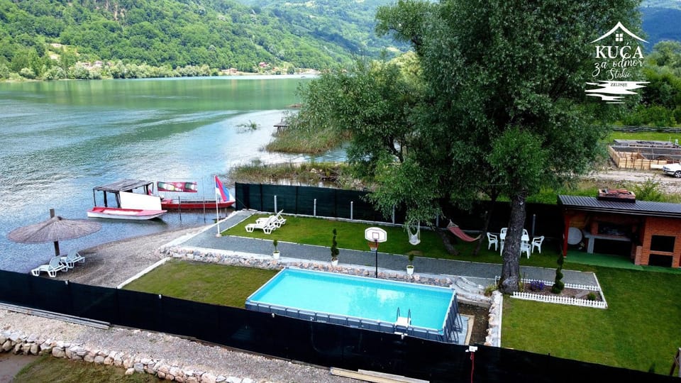 Lake view, Swimming pool